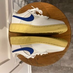 Nike White and Blue Classic Sneakers Air Force 1 Utilize Kid size 5.5 ladies 7